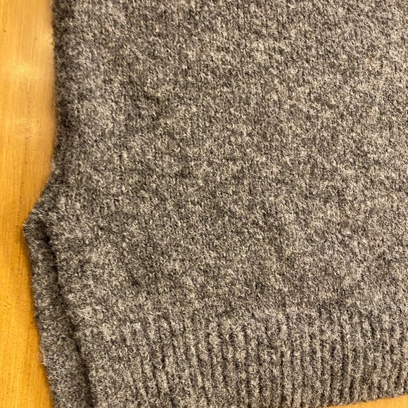 H&M Women’s Oversized Pullover V-Neck Sweater Gray XL-XXL - Picture 3 of 11